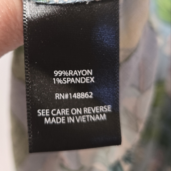 Torrid Size 1 Floral Flutter Short Sleeve Blouse - Picture 4 of 8